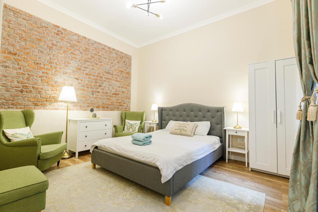 Beautiful Apartment In Heart Of Historical Center Timisoara Exterior foto