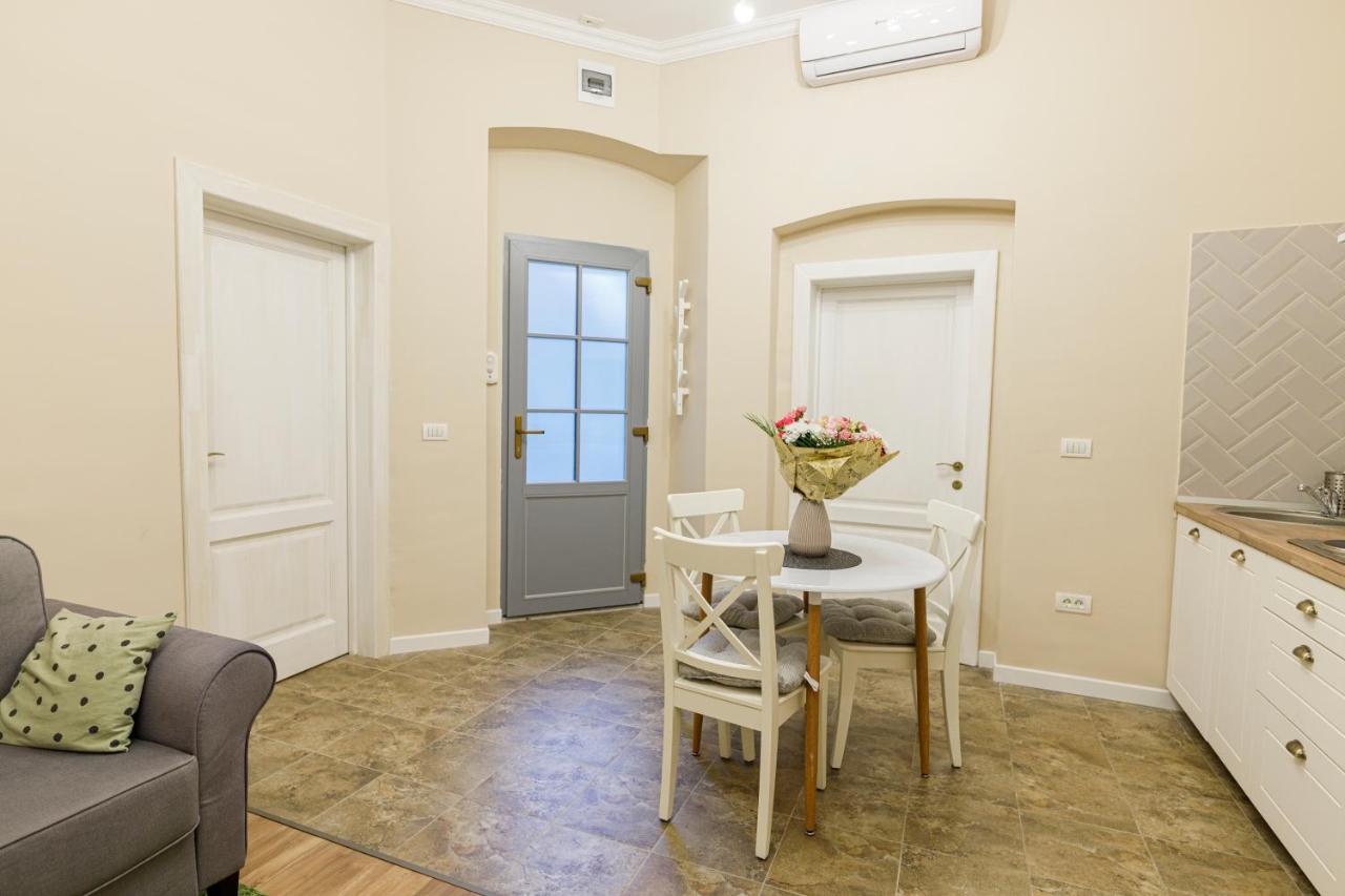Beautiful Apartment In Heart Of Historical Center Timisoara Exterior foto