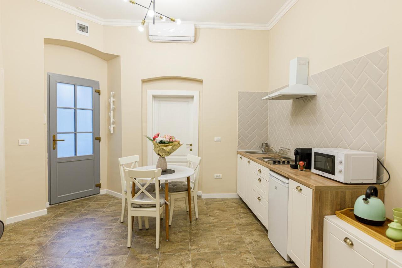 Beautiful Apartment In Heart Of Historical Center Timisoara Exterior foto